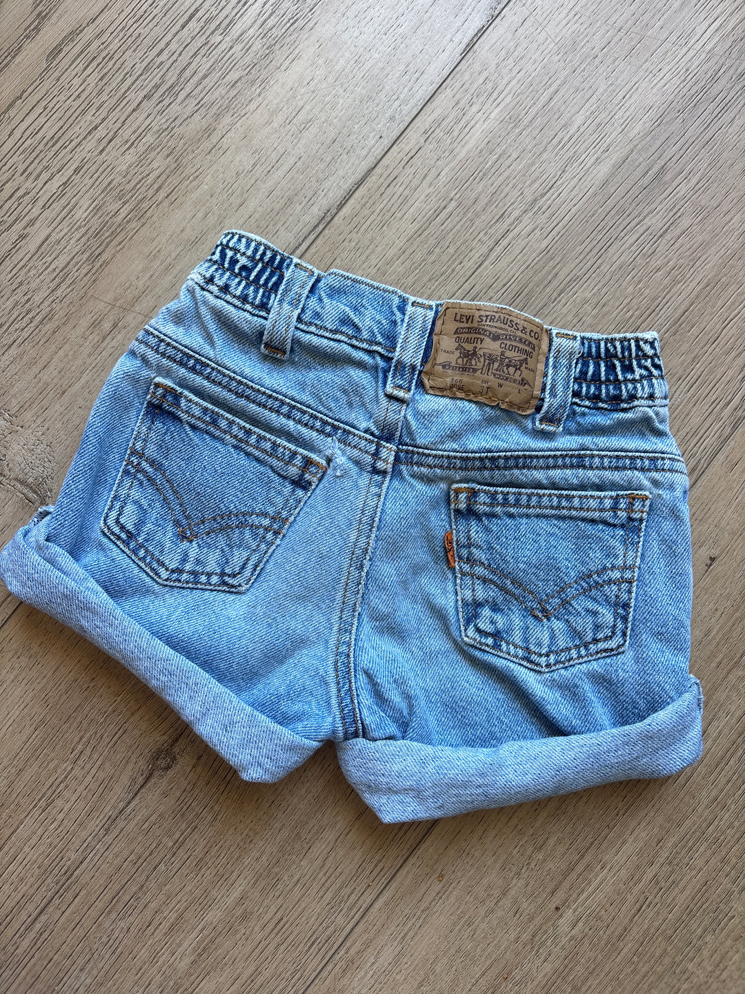 Vintage cuff orange tab Levi shorts