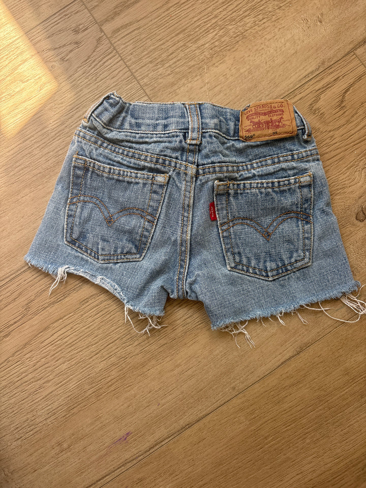 Cut off vintage Levi jean shorts