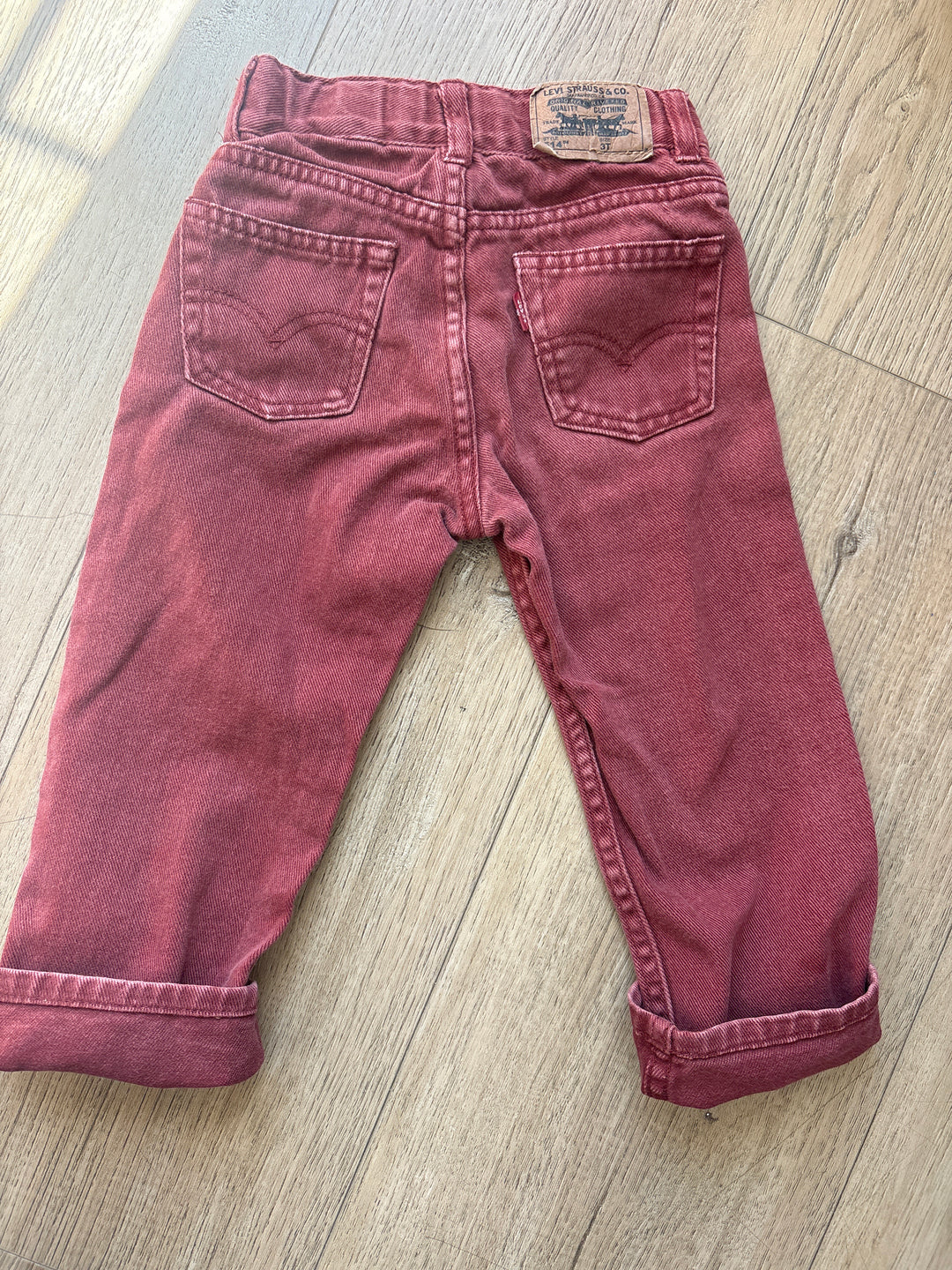 Rare maroon red vintage Levi’s slim