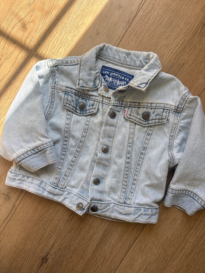 Light wash white tab vintage Levi jean jacket