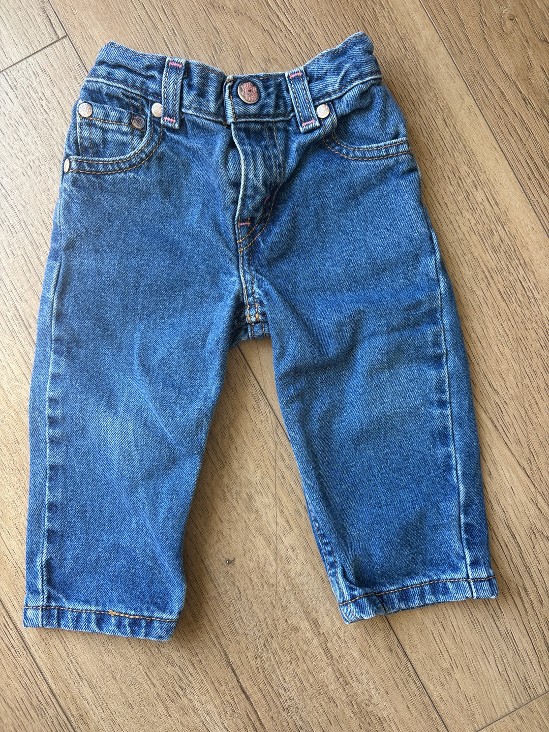 Teeny vintage Levi’s with pink stitching