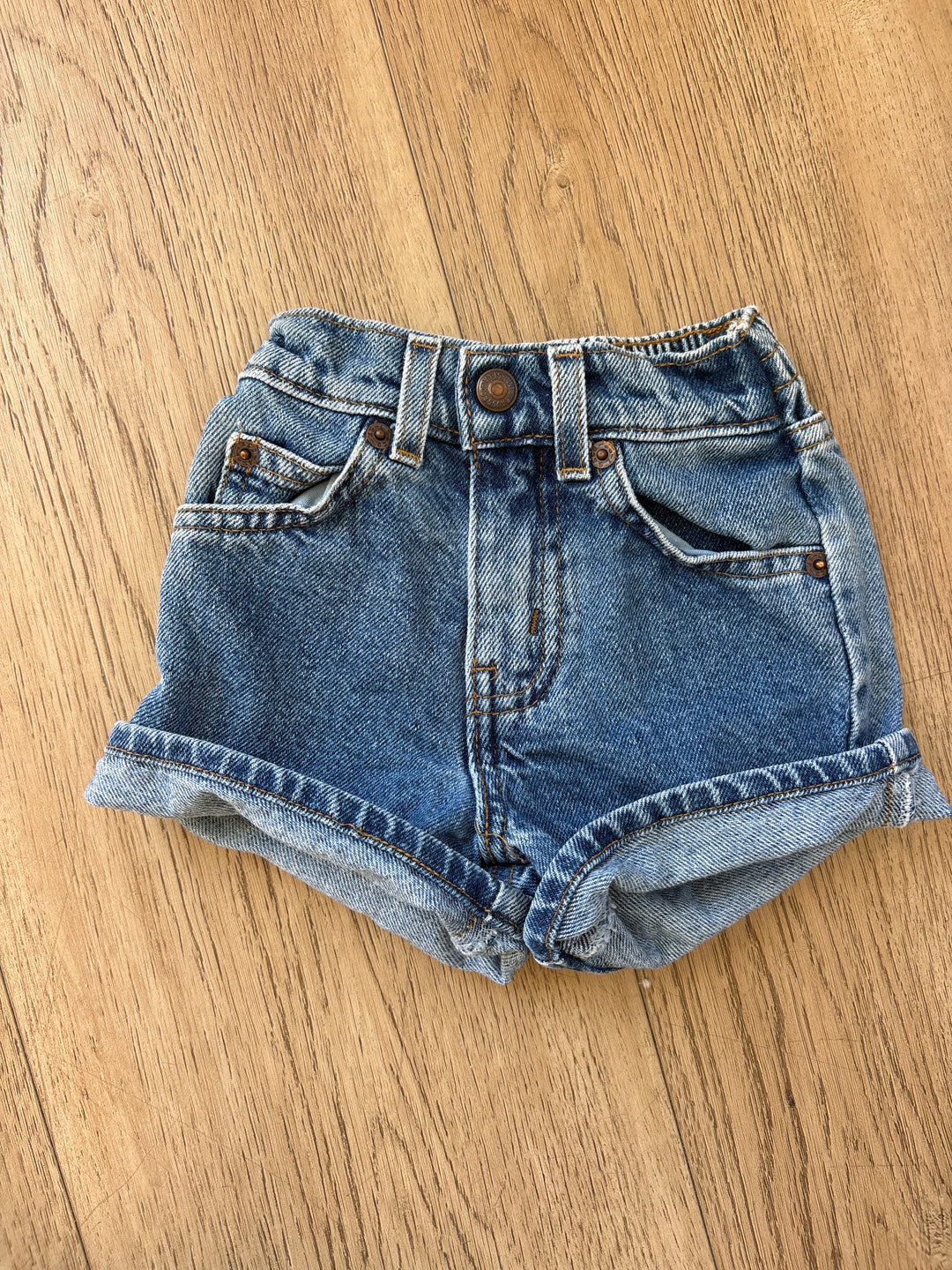 White tab vintage Levi jean shorts