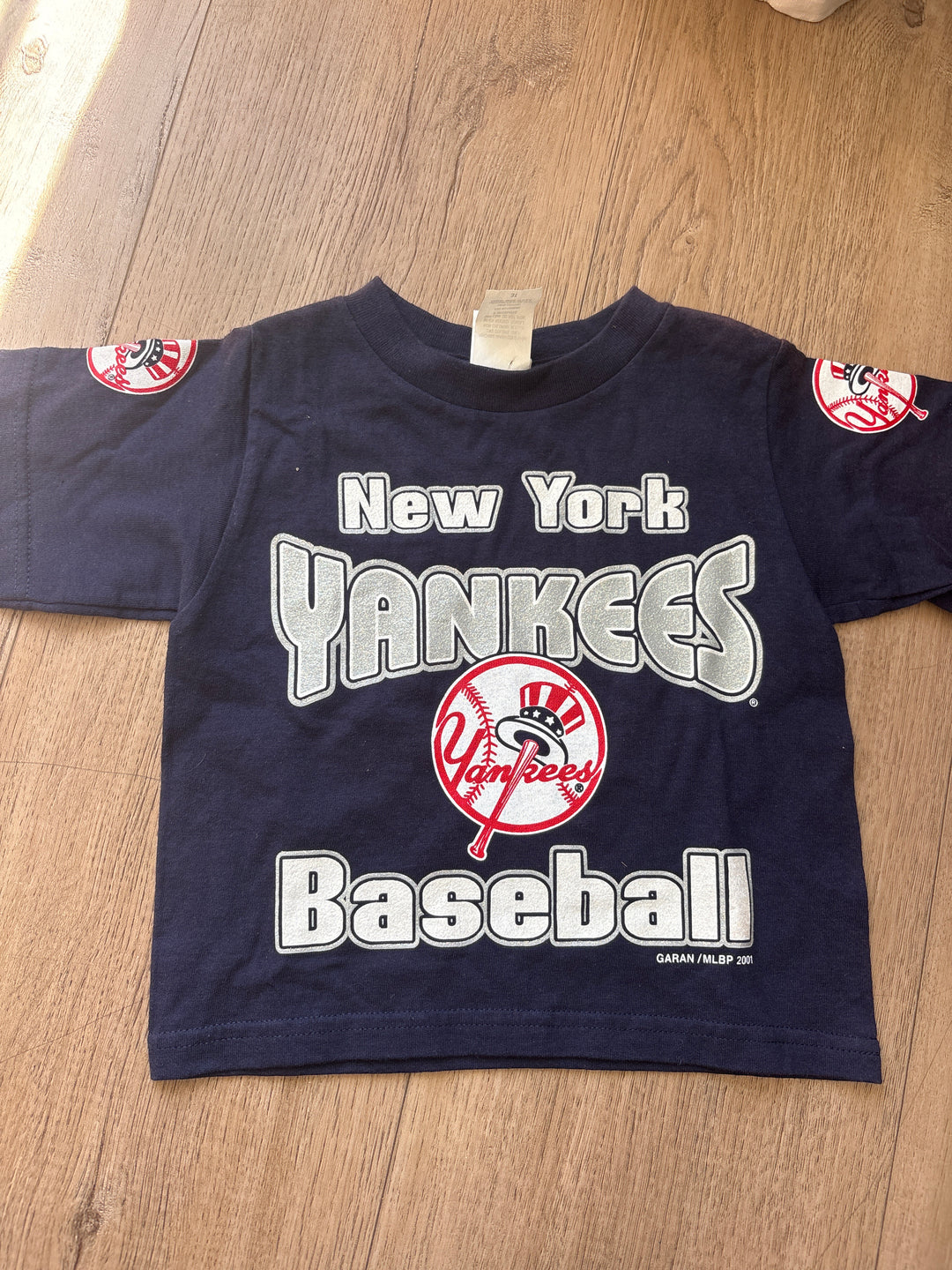 Y2K glitter vintage Yankee tee