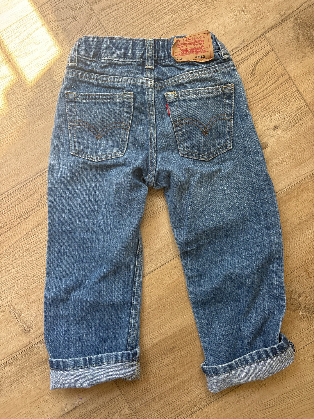 Slim straight vintage Levi’s