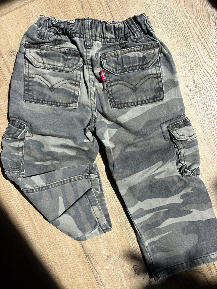 Vintage Levi cargo pants