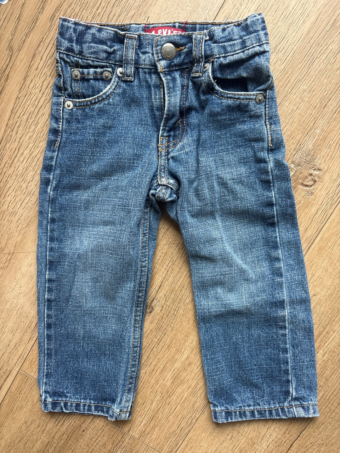 Slim straight vintage Levi’s