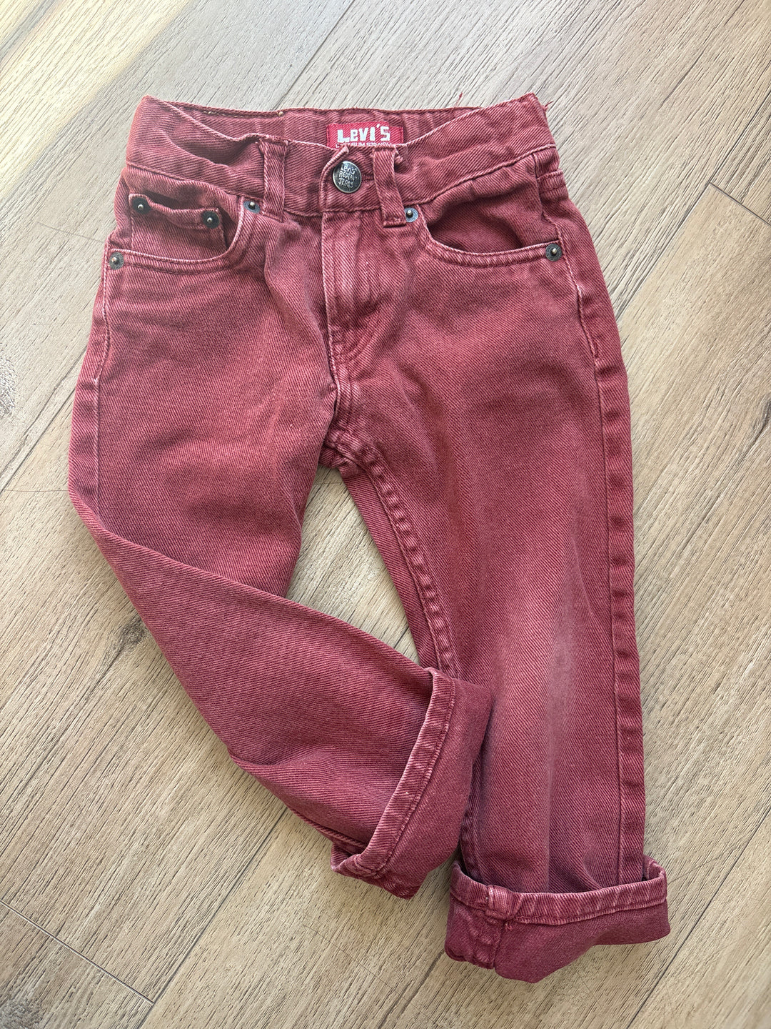 Rare maroon red vintage Levi’s slim