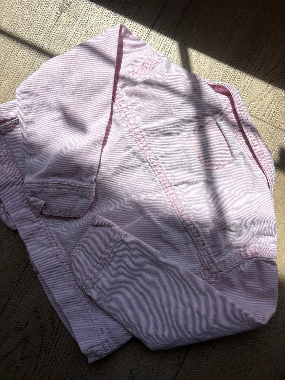 Vintage baby pink Levi jean jacket