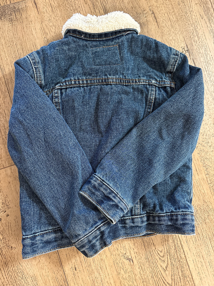 Sherpa lined vintage Levi jean jacket