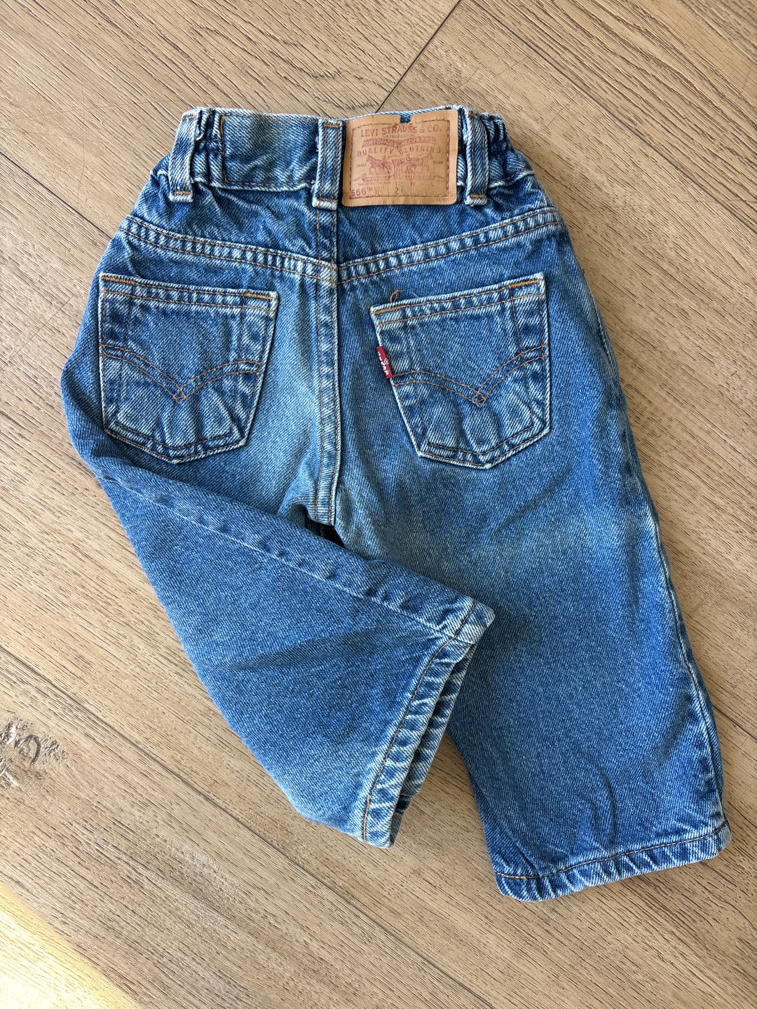 Loose fit vintage little Levi’s