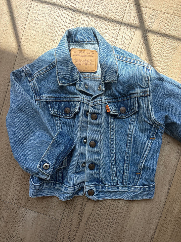 The perfect vintage Levi jean jacket