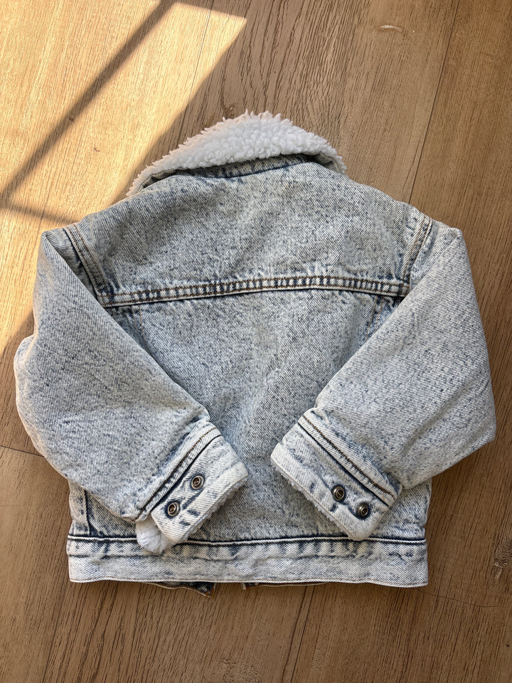 Perfect condition red tab Sherpa vintage Levi Jean jacket