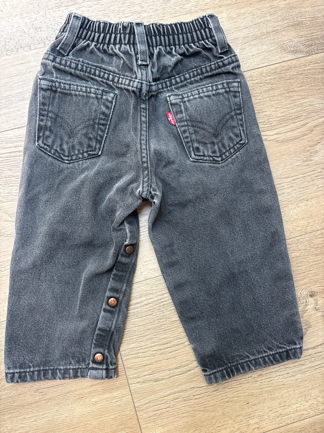 Vintage charcoal Levi jeans