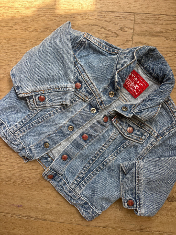 White tab vintage Levi jean jacket