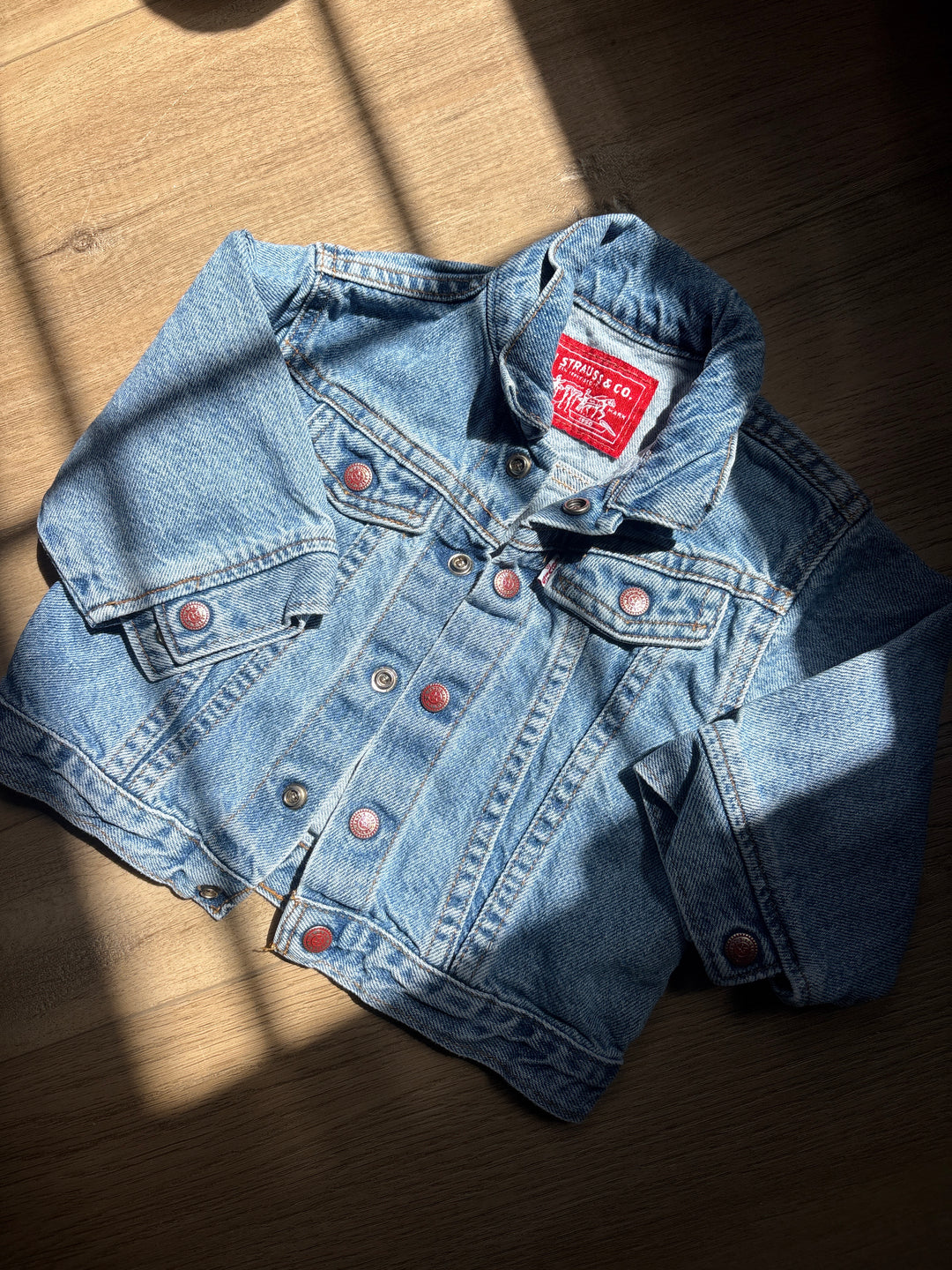 White tab vintage Levi jean jacket