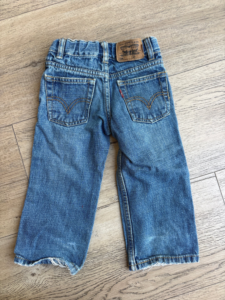 Distressed & relaxed fit vintage Levi’s