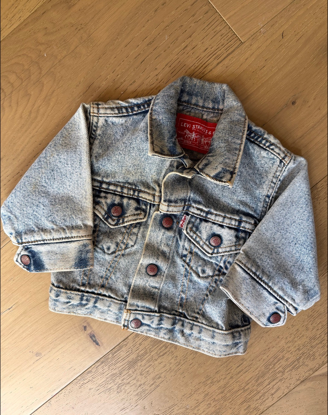 Red label vintage Levi jean jacket